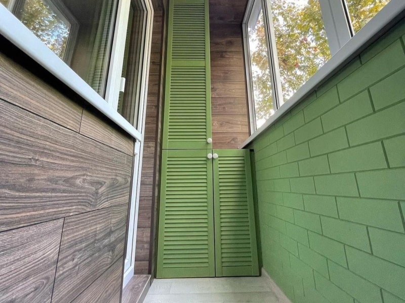 комбинированная отделка балкона